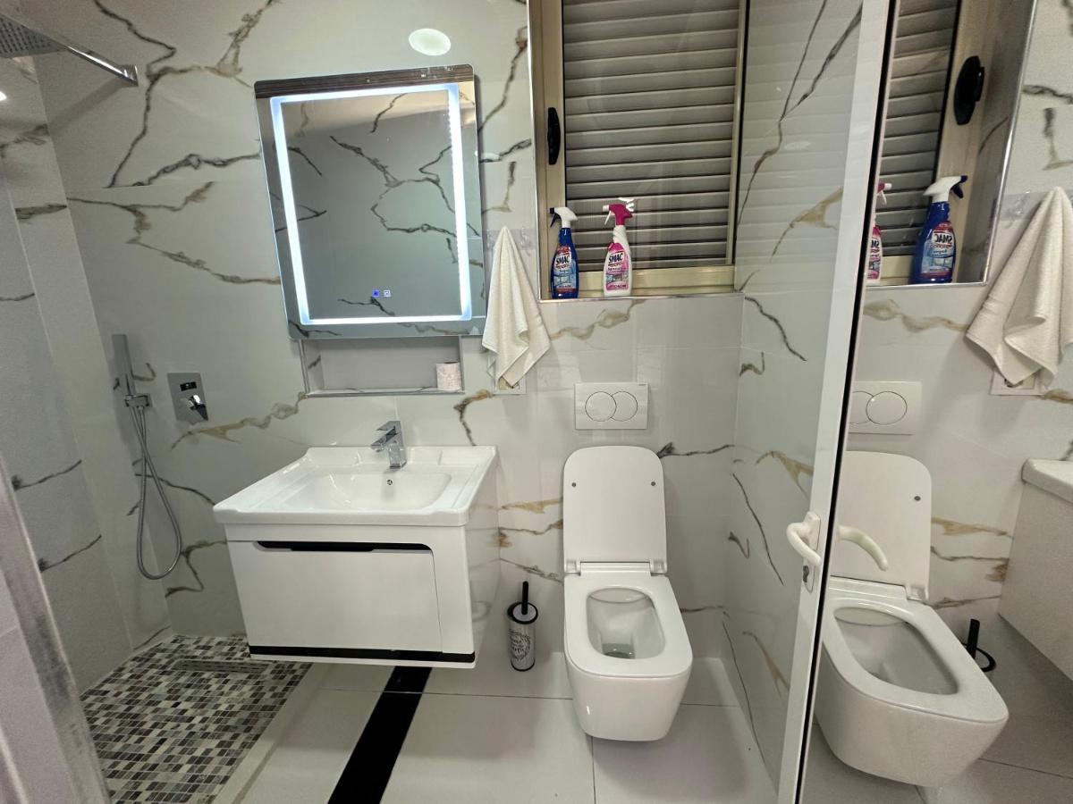 Esto'S Apartament Near Tirana Airport 1 - Self Checkin -Netflix - Free Parking Valjiosi Eksteriør bilde